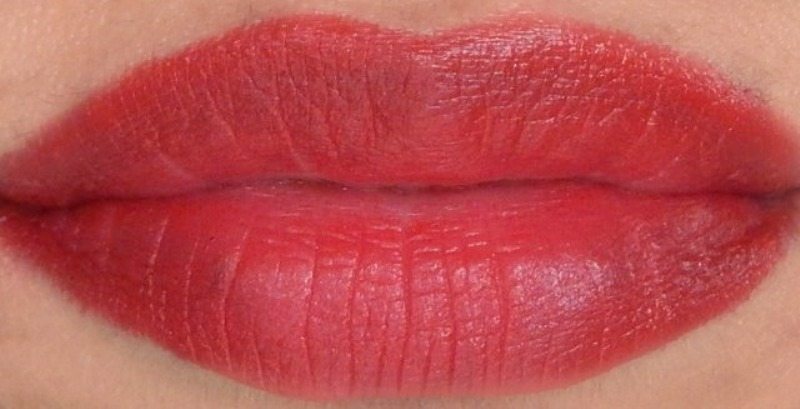 Revlon Super Lustrous Lipstick Look At Me 6