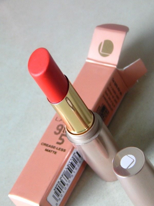 lakme 9 to 5 creaseless matte red letter