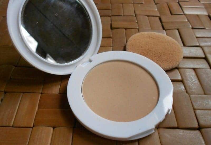 Maybelline White stay UV Fairness Compact Powder Review 4