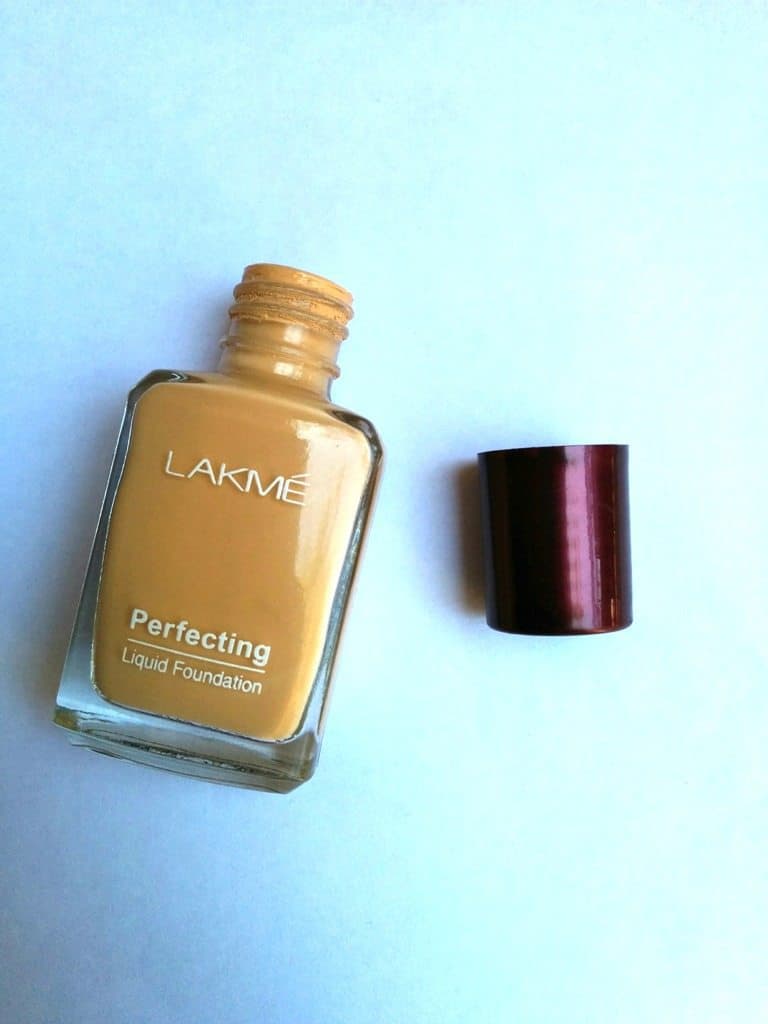 Lakme Perfecting Liquid Foundation Review 2