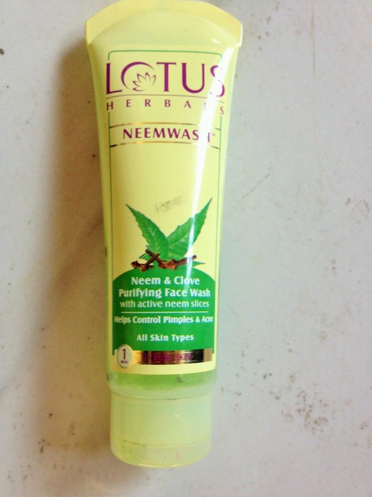 Lotus Herbals Neemwash Neem and Clove Purifying Face Wash with Active Neem Slices