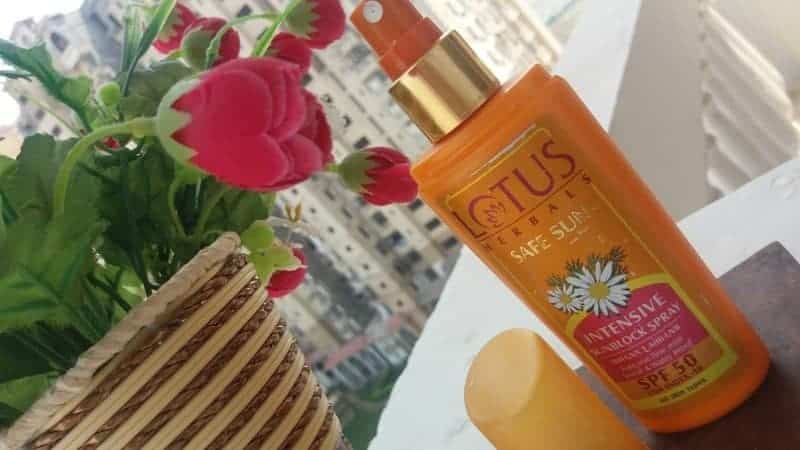 Lotus Herbals Safe Sun Intensive Sun Block Spray SPF 50 4