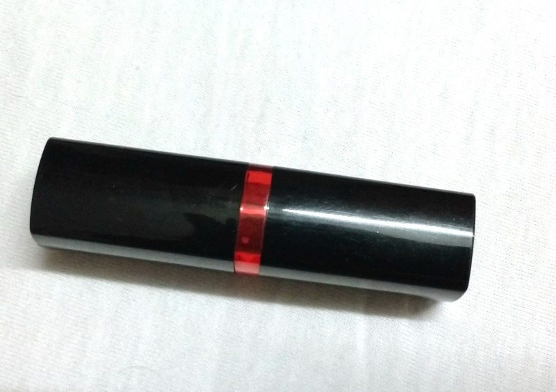 Maybelline Colorshow Red Diva 204 Lipstick Review 3