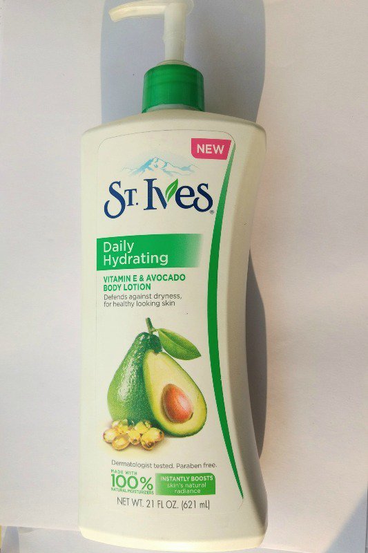 St Ives Lotion Daily Hydrating Vitamin E lotion with Avocado